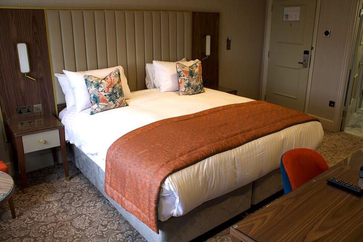 Room 9 of 192