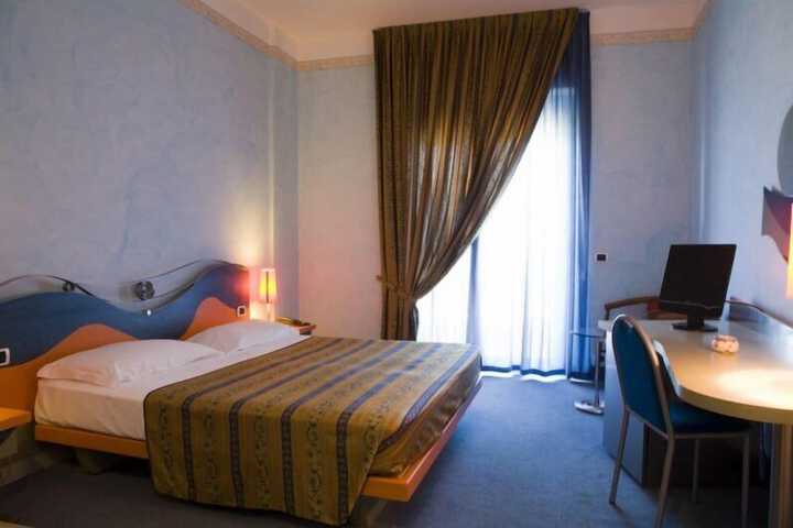 Room 8 of 44