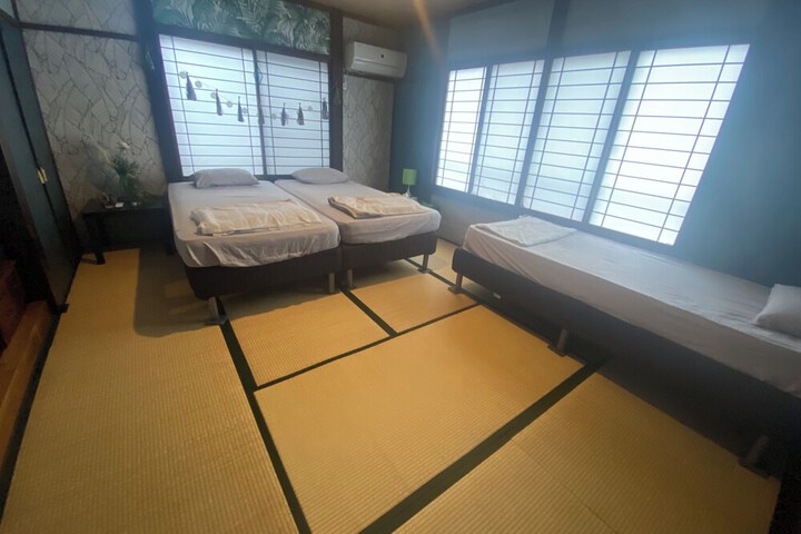 Room 10 of 172