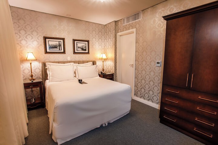 Room 30 of 73