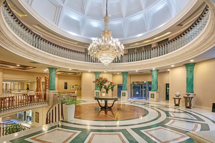 Entrance & Lobby