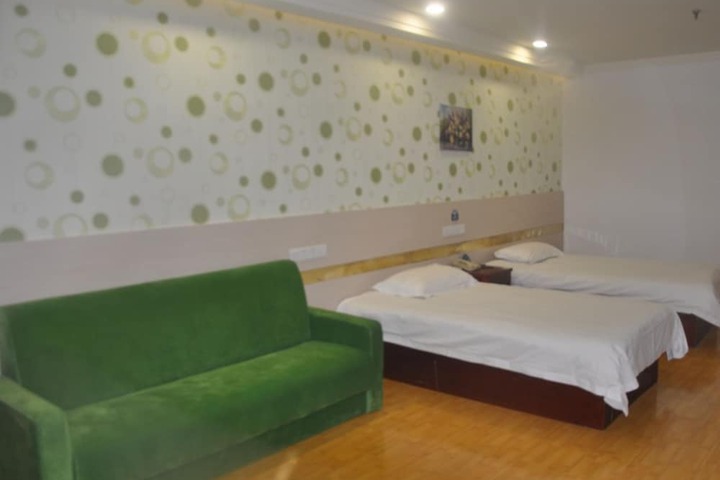 Room 12 of 31