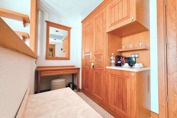Room 14 of 63