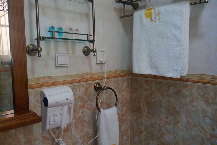 Room 17 of 45