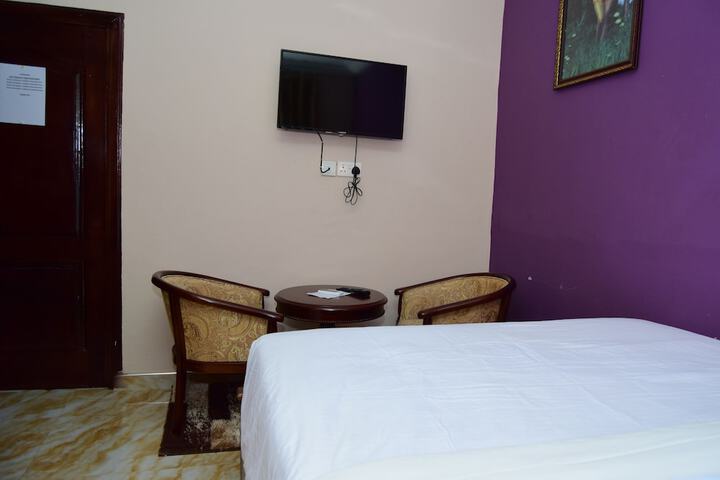 Room 3 of 20