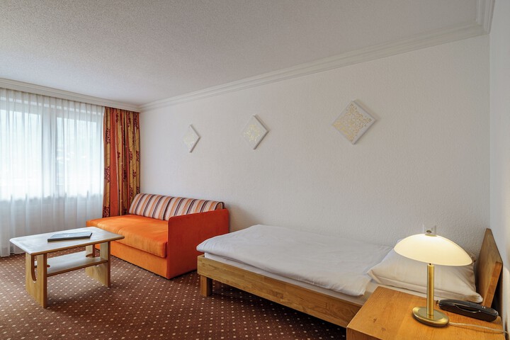 Room 19 of 102