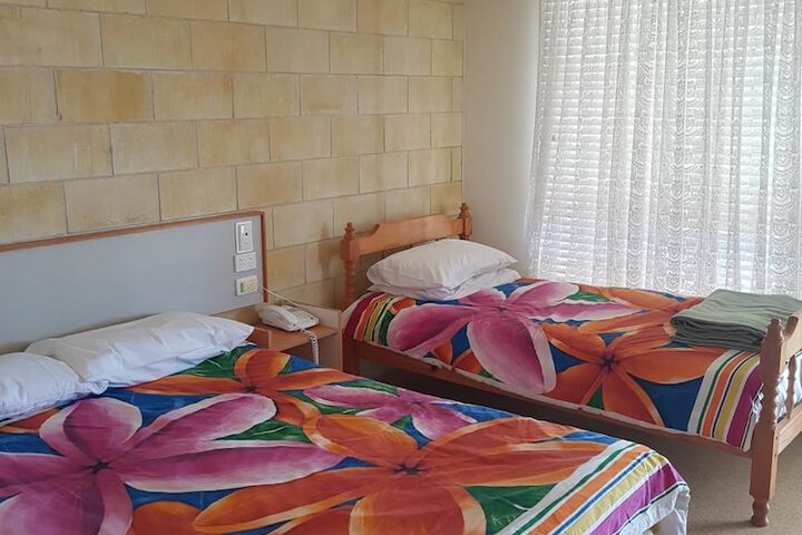 Room 3 of 16
