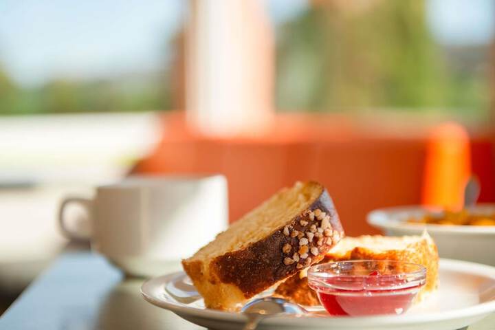 Breakfast area