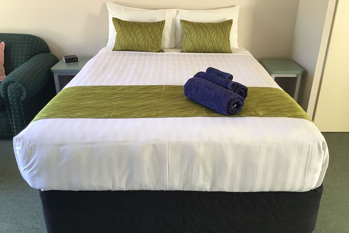 Room 27 of 68