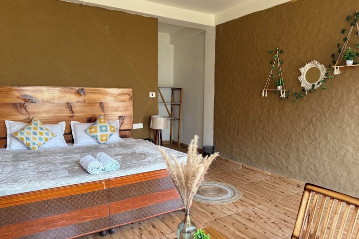 Room 3 of 32