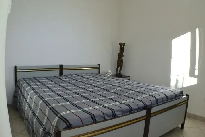Room 4 of 14