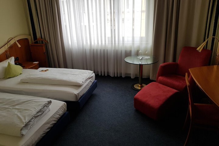 Room 22 of 46