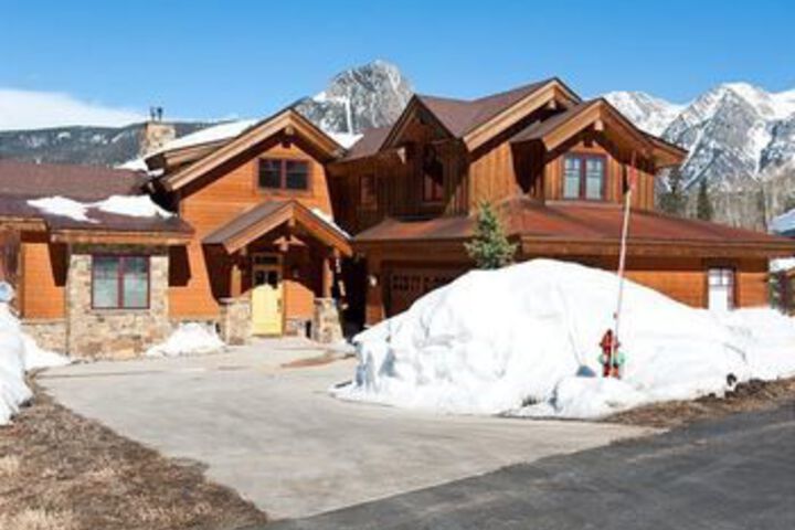 137 Meadow View by RedAwning