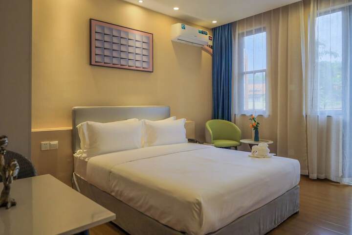 Room 2 of 30