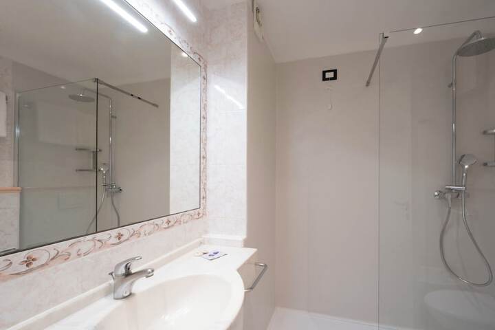 Room 62 of 115