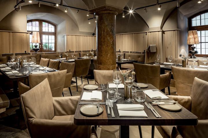 Dining 57 of 77