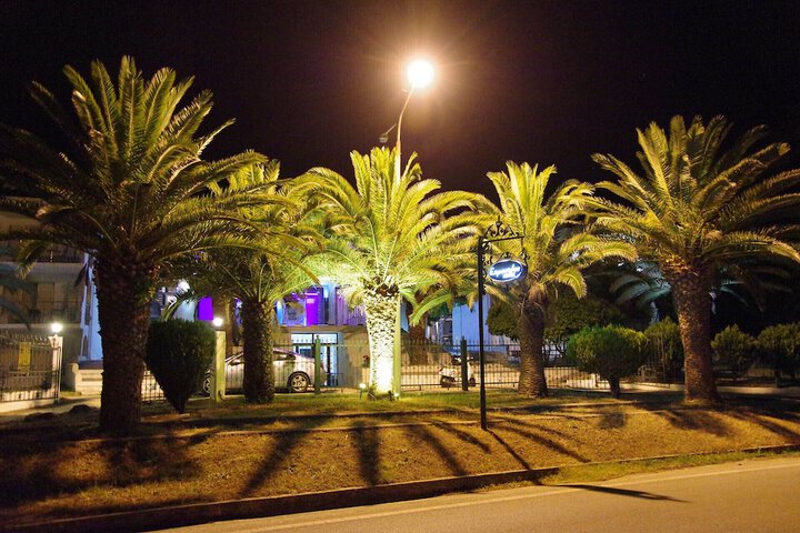 Hotel Exterior 51 of 61