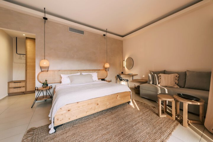 Room 28 of 100