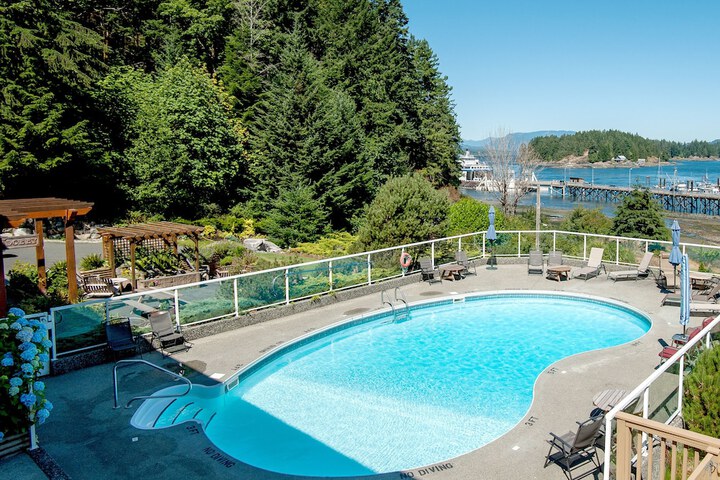 Pool 30 of 70