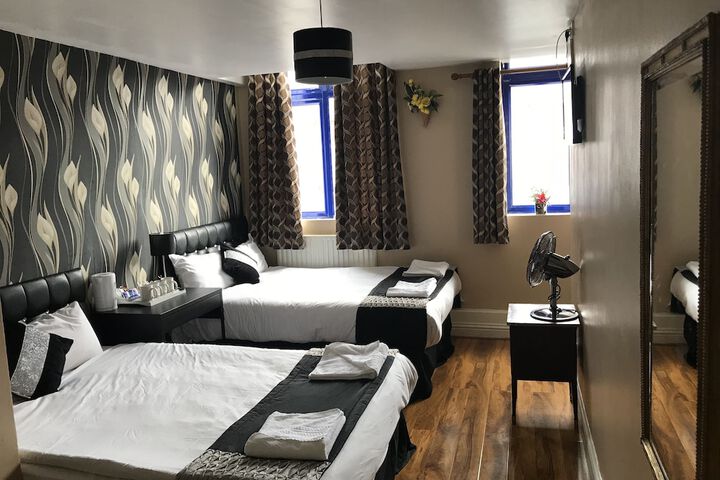 Room 4 of 35