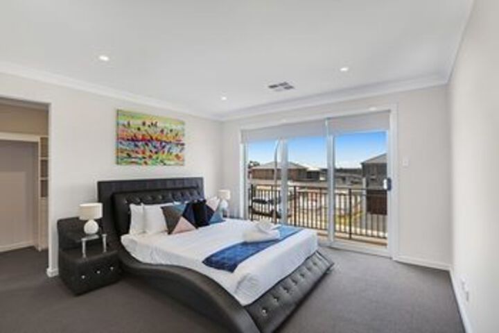 Room 10 of 25