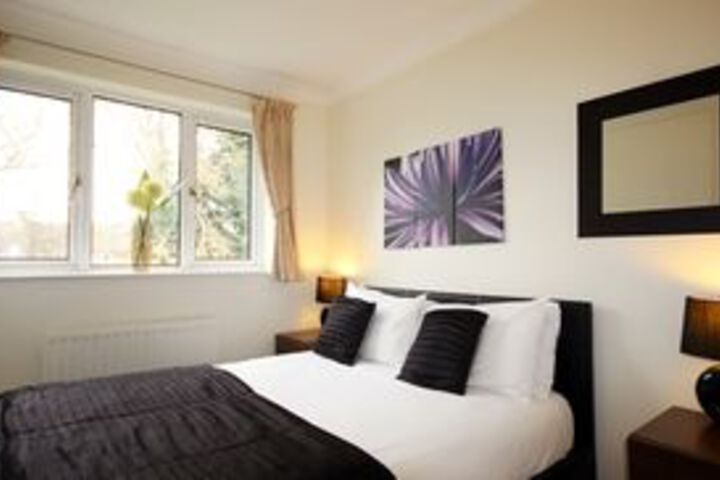 Room 11 of 28