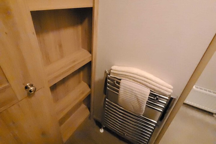Room 7 of 32