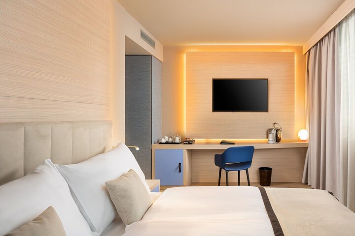 Room 14 of 50