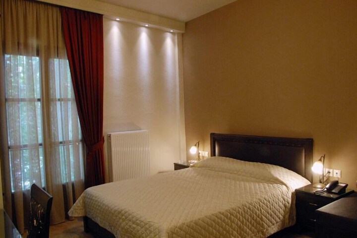 Room 5 of 37