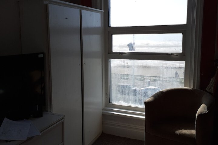 Room 8 of 42