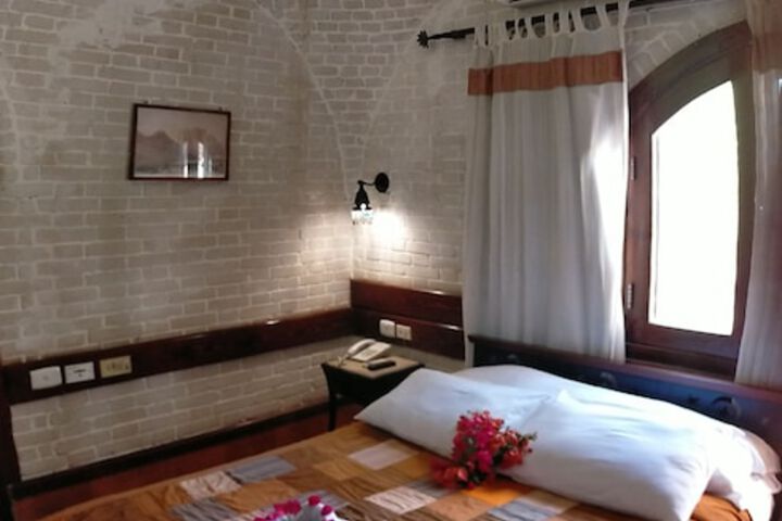 Room 15 of 43