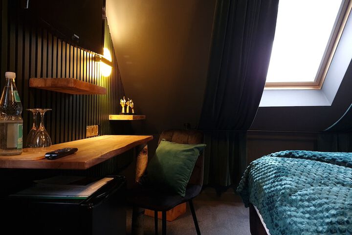 Room 23 of 81