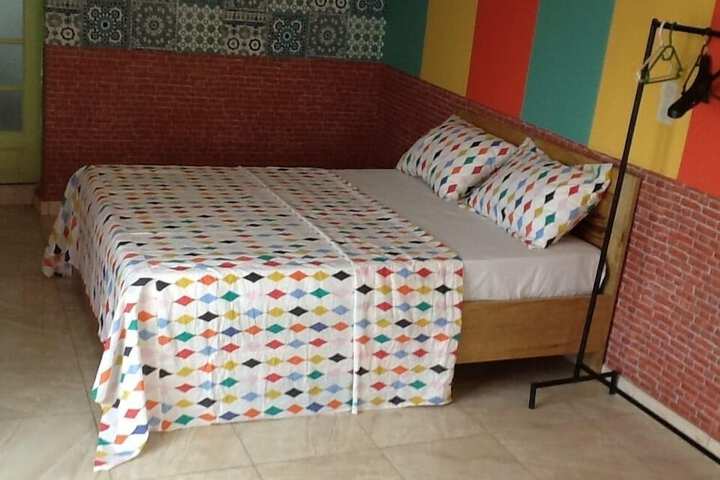 Room 7 of 25