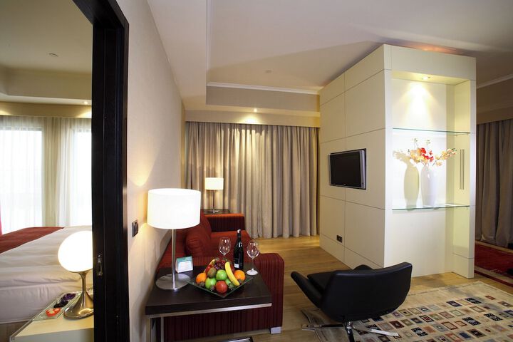 Room 45 of 92