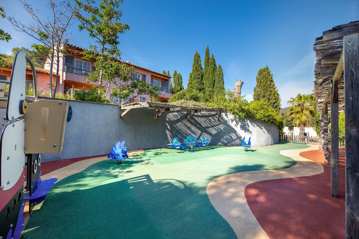 Children's play area - outdoor
