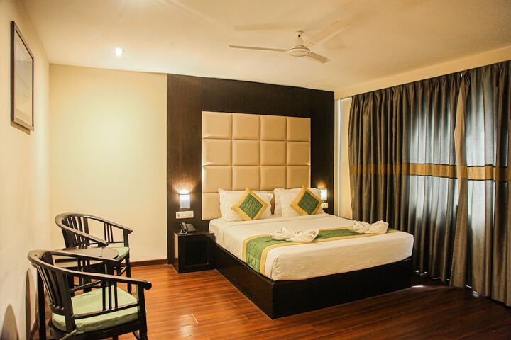 Room 14 of 37