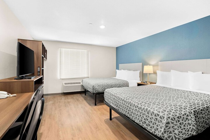 1 Queen Bed (13 of 32)