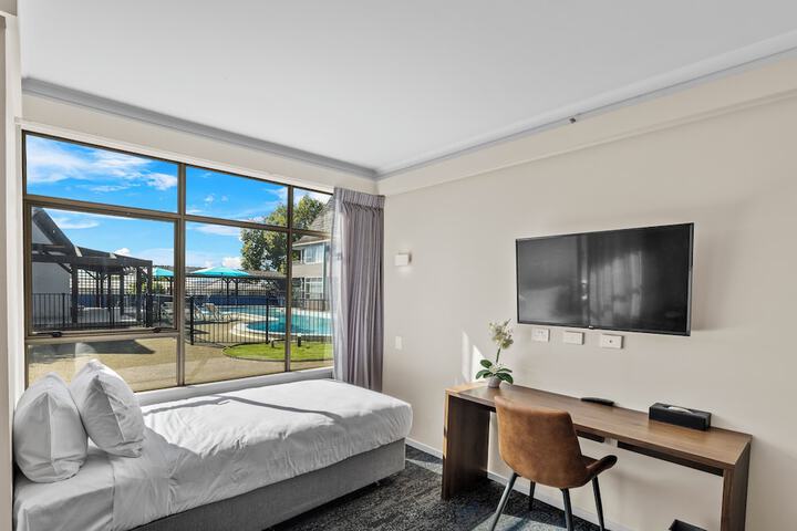 Room 35 of 65