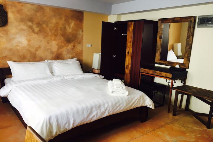 Room 17 of 81