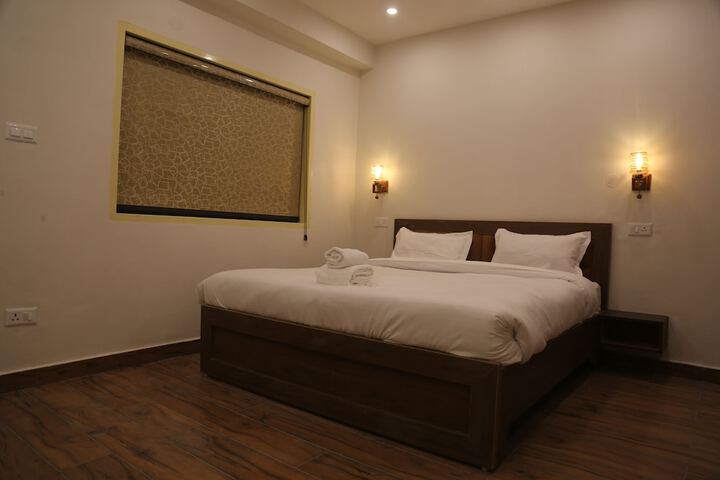 Room 6 of 20