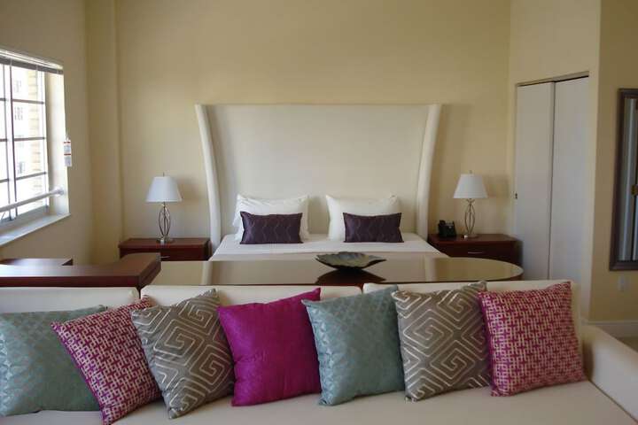 Room 8 of 129