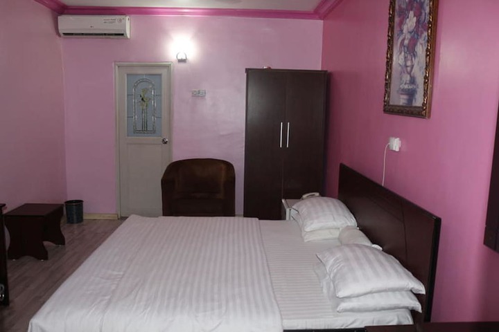 Room 5 of 15