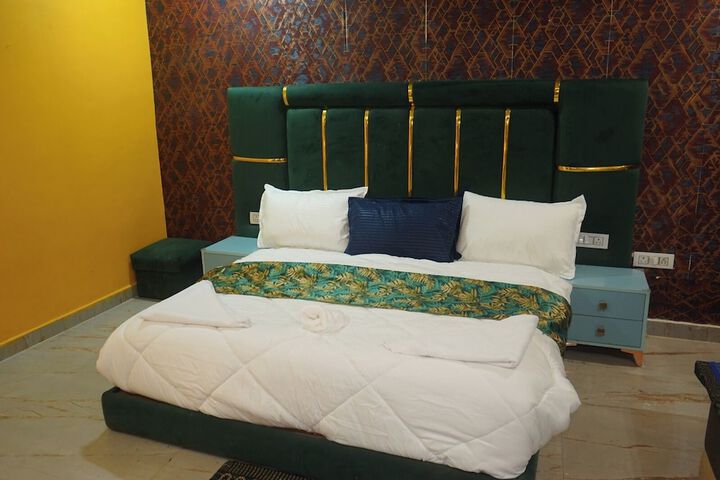 Room 32 of 56