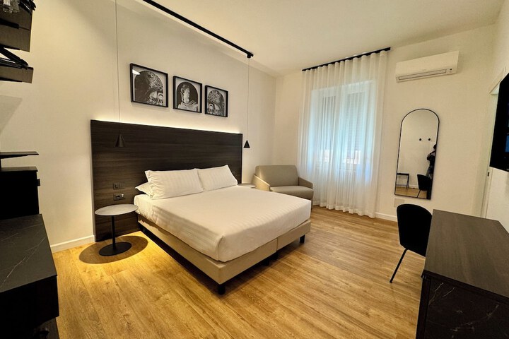 Room 18 of 33