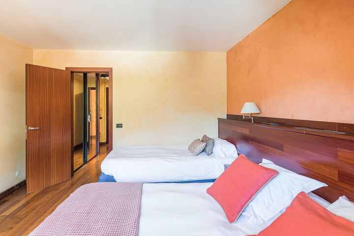 Room 16 of 75
