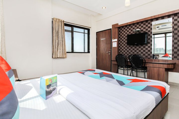Room 8 of 32