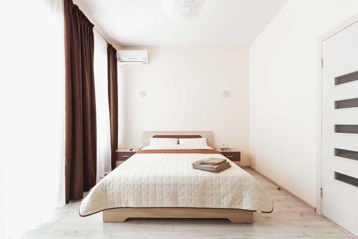 Room 5 of 7
