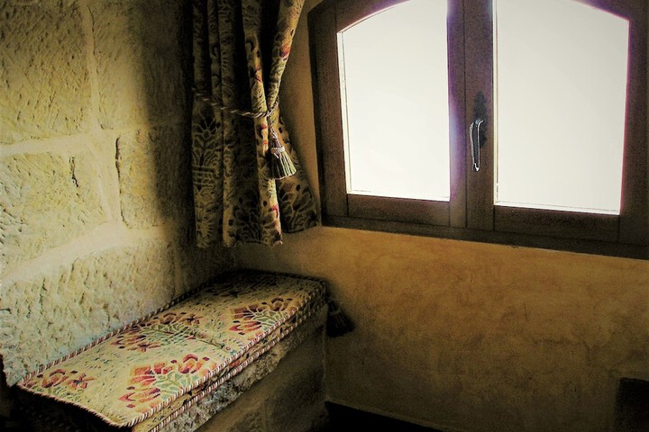 Room 22 of 77