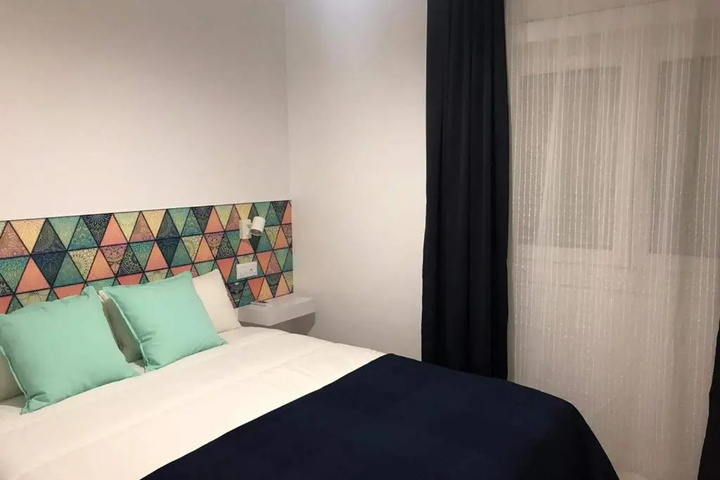 Room 2 of 14