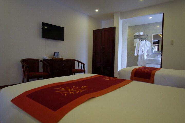 Room 5 of 40